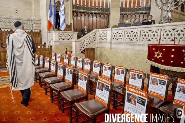 Rassemblement pour les otages israéliens du hamas à la synagogue de la Victoire