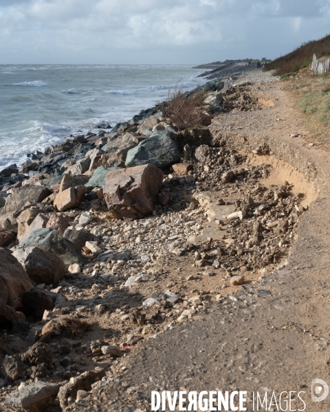 Un littoral errode par les tempetes