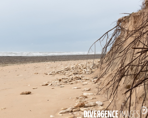 Un littoral errode par les tempetes