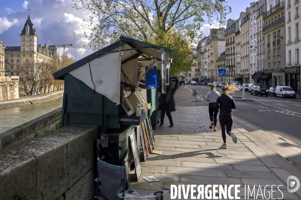 Boite de bouquiniste sur les quais de Seine