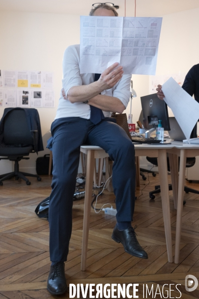 L équipe de rédaction de La Tribune dimanche. Dernière conférence de redaction avant la sortie en kiosque du tout premier numéro.