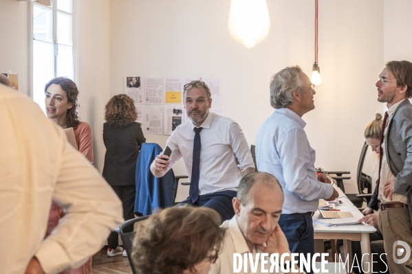 L équipe de rédaction de La Tribune dimanche. Dernière conférence de redaction avant la sortie en kiosque du tout premier numéro.