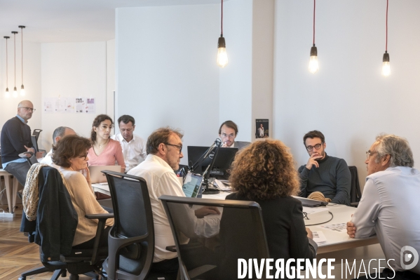 L équipe de rédaction de La Tribune dimanche. Dernière conférence de redaction avant la sortie en kiosque du tout premier numéro.