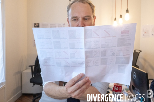 L équipe de rédaction de La Tribune dimanche. Dernière conférence de redaction avant la sortie en kiosque du tout premier numéro.