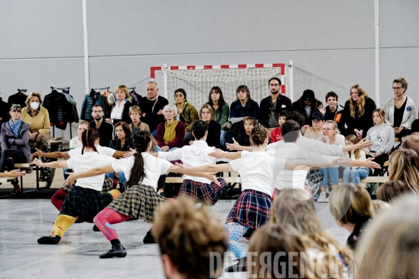 Kamuyot / Ohad Naharin / Ballet de l Opéra national du Rhin