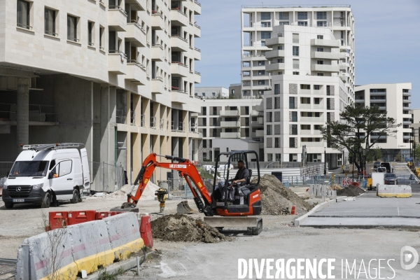 Nouveau quartier du Belvédère le long de la Garonne.