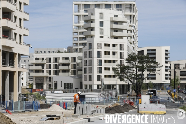 Nouveau quartier du Belvédère le long de la Garonne.