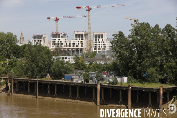 Nouveau quartier du Belvédère le long de la Garonne.