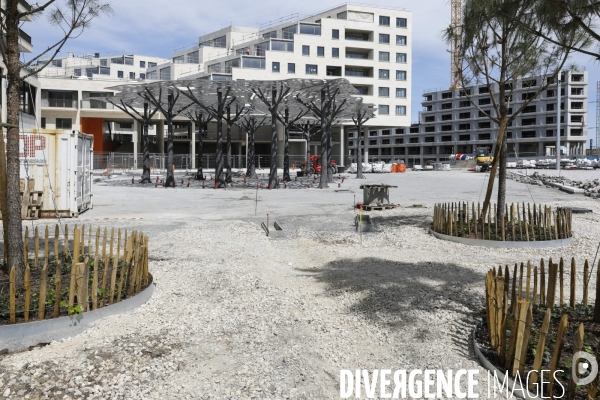 L’ombrière métallique « La carte, A l’ombre de la ville » imaginée par Leandro Erlich sur la place Marie-de-Gournay du nouveau quartier Belvédère à Bordeauxa