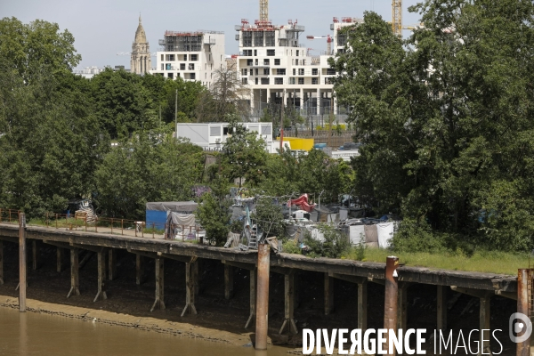 Nouveau quartier du Belvédère le long de la Garonne.