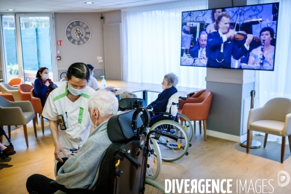 Campagne de vaccination contre le covid-19 dans un Ehpad Korian a Paris