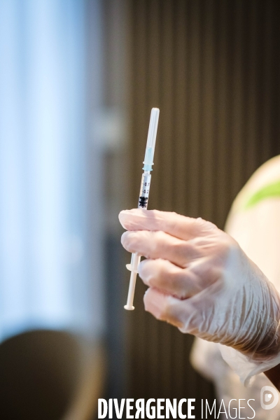Campagne de vaccination contre le covid-19 dans un Ehpad Korian a Paris