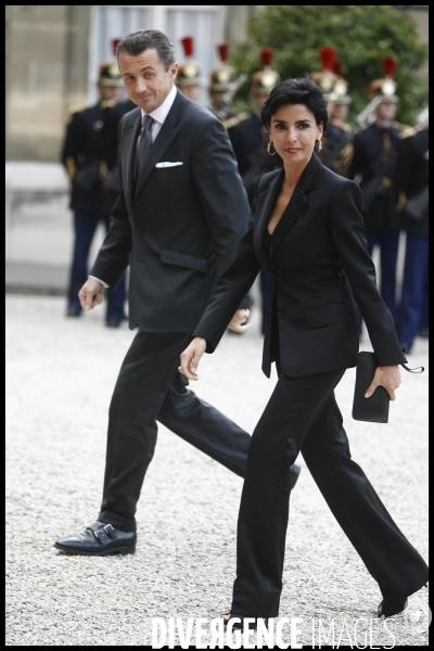 Nicolas sarkozy recoit le president americain georges w bush