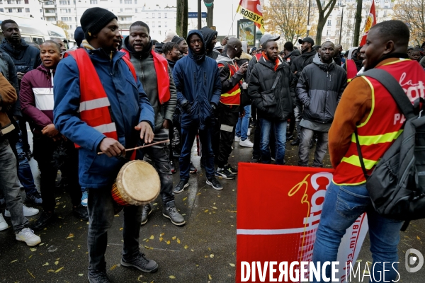 Rassemblement de travailleurs sans papiers devant la la direction générale des étrangers en france