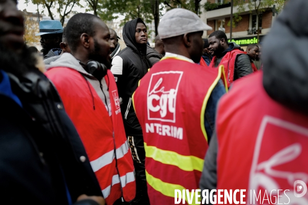 Rassemblement de travailleurs sans papiers devant la la direction générale des étrangers en france