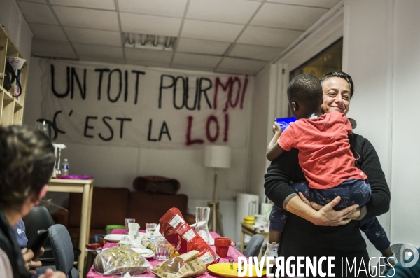Le depute charles fournier loge dans sa permanence des familles sans abris.