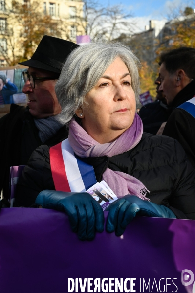 Les partis politiques, à la Manifestation contre les violences faites aux femmes dans le monde, Paris le 25 novembre 2023