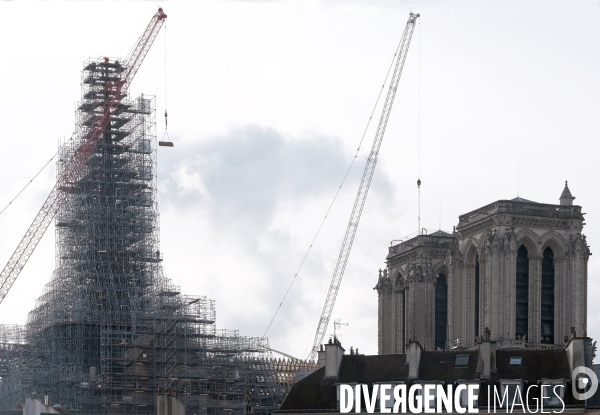 Notre-Dame de Paris retrouve sa fléche