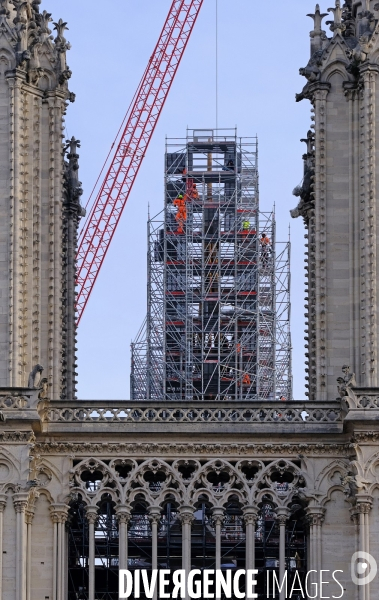 Notre-Dame de Paris retrouve sa fléche