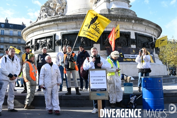 Les apicultrices et apiculteurs en colère manifestent à Paris pour demander des prix rémunérateurs en apiculture.