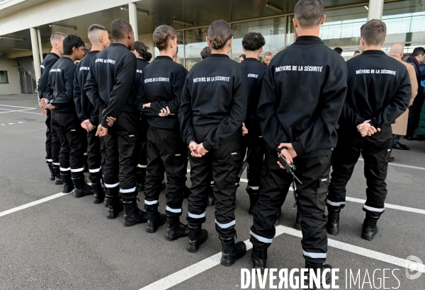 Lycéens en Bac pro métiers de la sécurité 