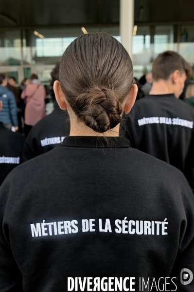 Lycéens en Bac pro métiers de la sécurité 