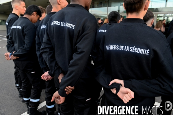 Lycéens en Bac pro métiers de la sécurité 