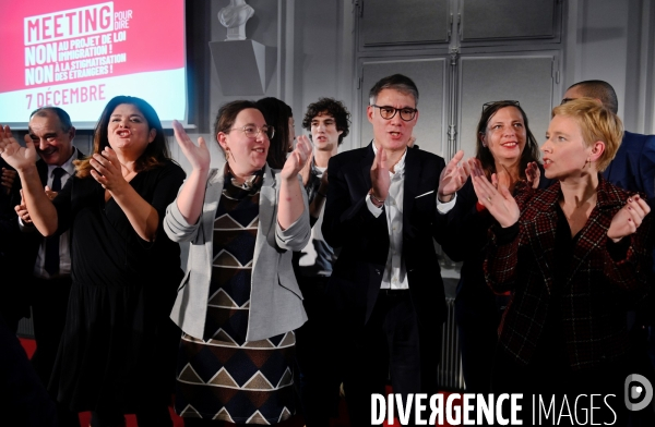 Meeting de la gauche contre le projet de loi immigration