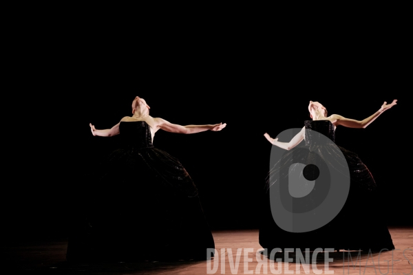 Petite mort / Jirí Kylián / Ballet de l   Opéra national de Paris
