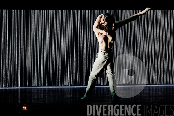 Gods and dogs / Jirí Kylián / Ballet de l   Opéra national de Paris