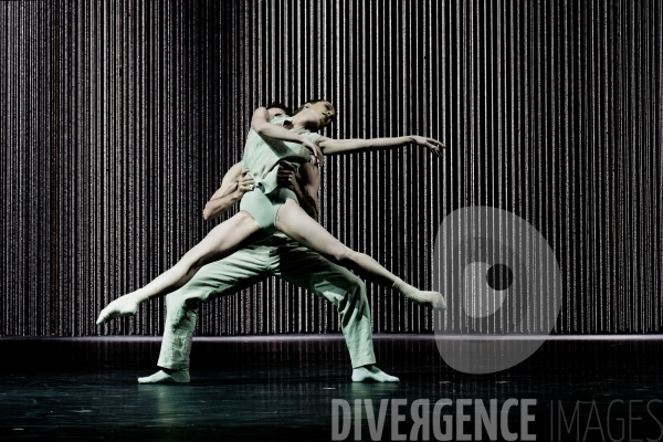 Gods and dogs / Jirí Kylián / Ballet de l   Opéra national de Paris