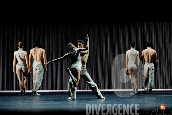 Gods and dogs / Jirí Kylián / Ballet de l   Opéra national de Paris
