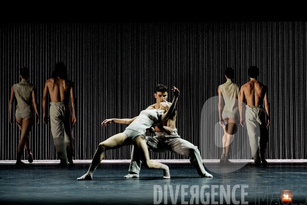 Gods and dogs / Jirí Kylián / Ballet de l   Opéra national de Paris