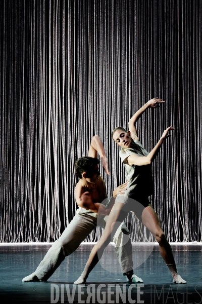 Gods and dogs / Jirí Kylián / Ballet de l   Opéra national de Paris