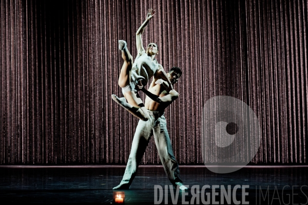 Gods and dogs / Jirí Kylián / Ballet de l   Opéra national de Paris