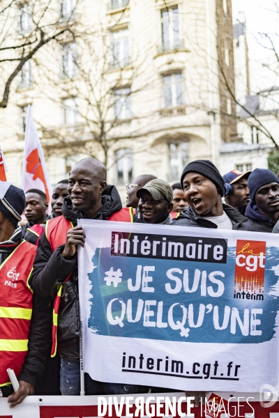 Rassemblement de travailleurs sans papiers devant l assemblee nationale