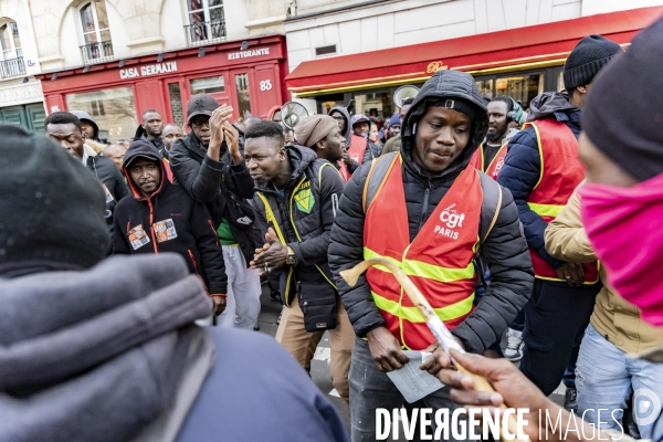 Rassemblement de travailleurs sans papiers devant l assemblee nationale
