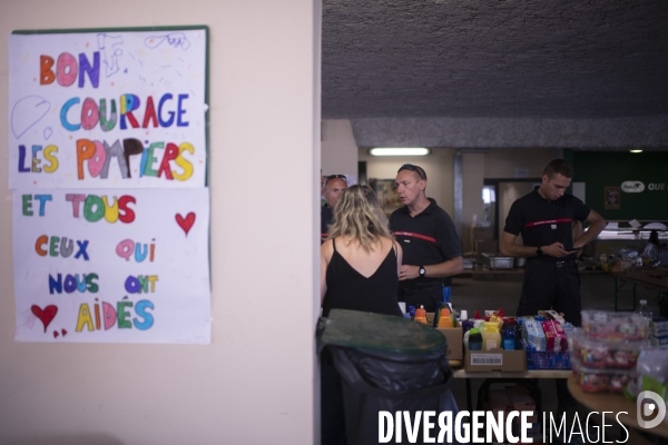 Benevoles autour de l incendie - Gironde 2022