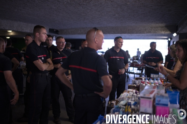 Benevoles autour de l incendie - Gironde 2022