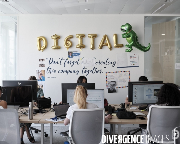 Siege social de 3M France, travail en open space