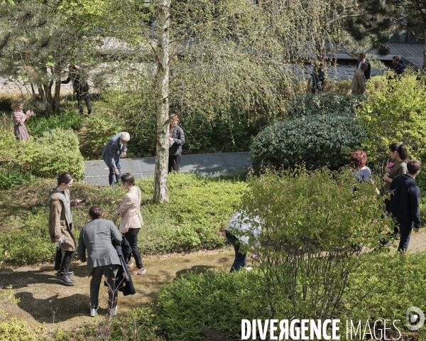 Siege social d’IBM France, chasse aux oeufs de Pâques.