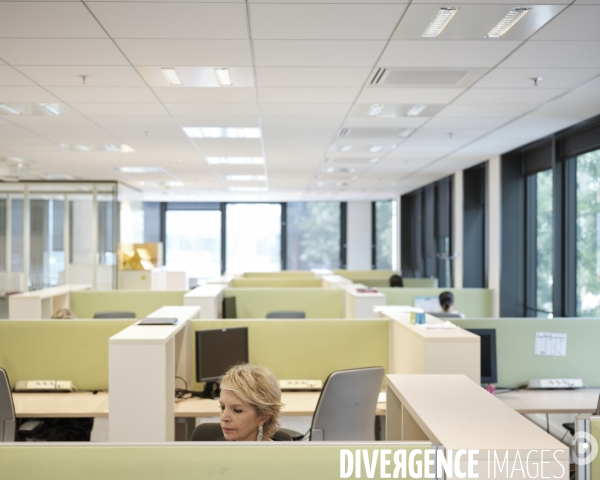 Siege social IBM france, travail en open space et flex office