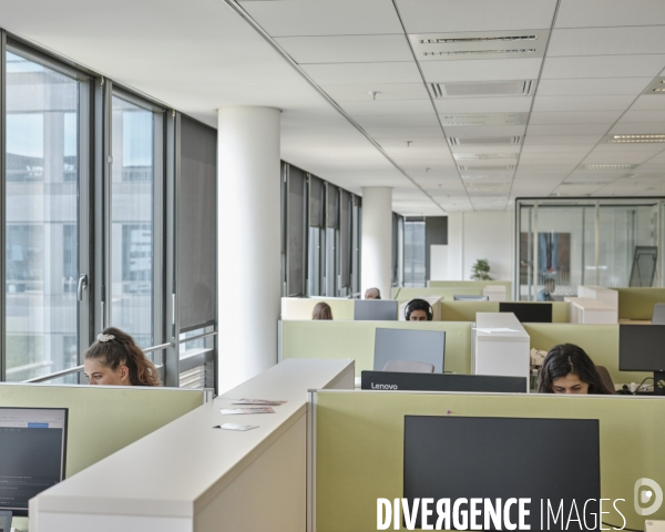 Siege social IBM france, travail en open space et flex office