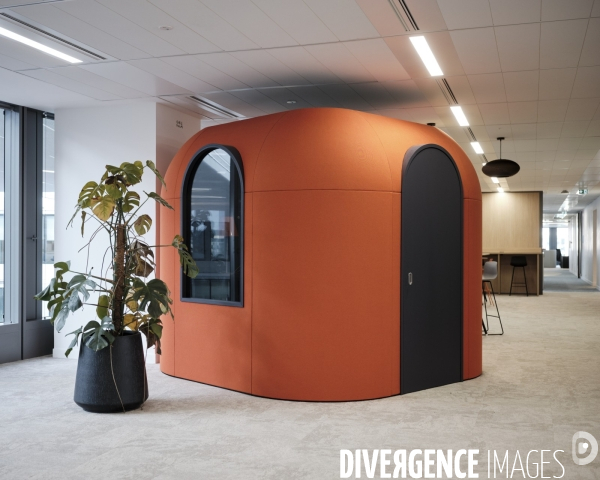 Siege social d’Orange à Issy, cellule de travail insonorisee ou bulle acoustique