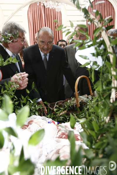 Jacques chirac: ceremonie du muguet du 1er mai  a l elysee