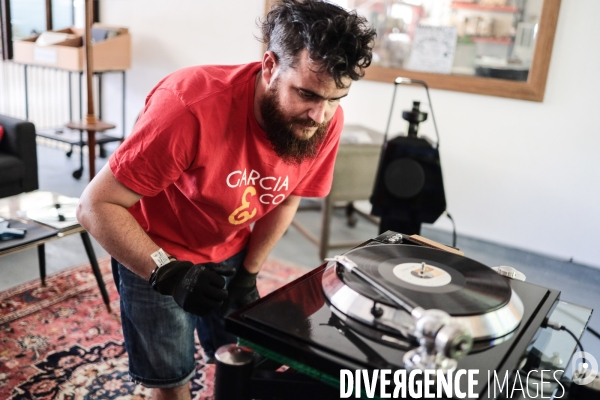 GARCIA & CO presseurs de disques vinyles 