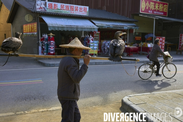 Guilin, des touristes chez les minorités.