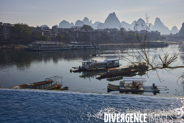 Guilin, des touristes chez les minorités.