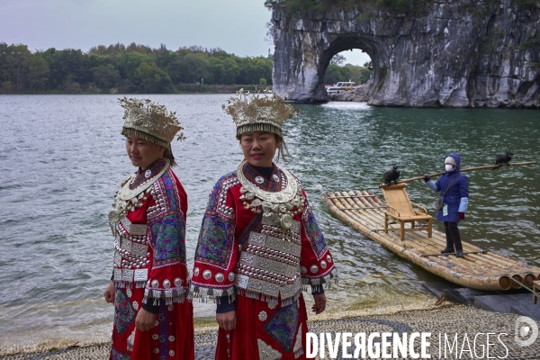 Guilin, des touristes chez les minorités.