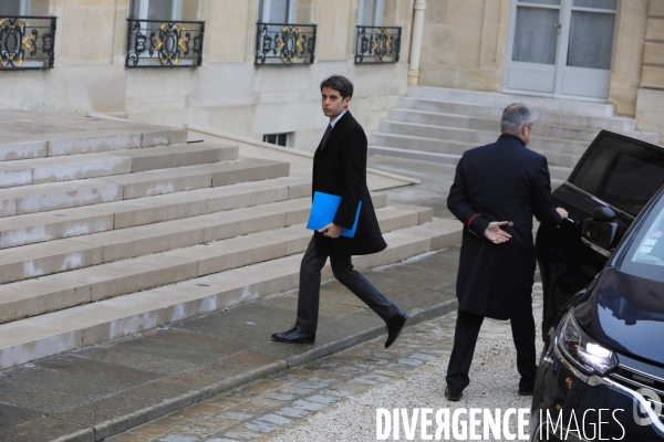 Premier Conseil des Ministres du Gouvernement ATTAL